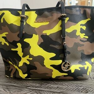 Michael Kors rare neon Yellow black Camouflage Tote good condition perfect size